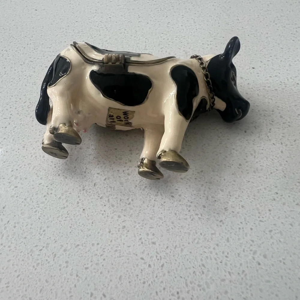 Object de Art Trinket Box #113 Half Pint Cow Enameled New In Box‎